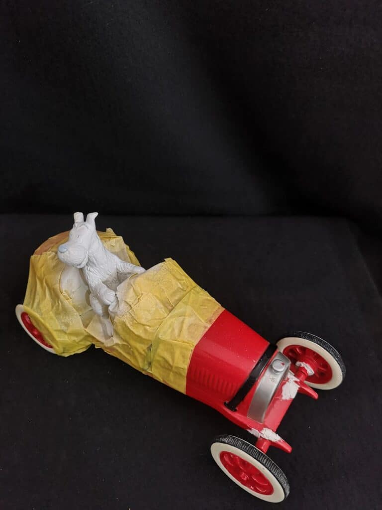 Bobbie in de rode auto voor restauratie 005 Bobbie in de rode auto voor restauratie 005