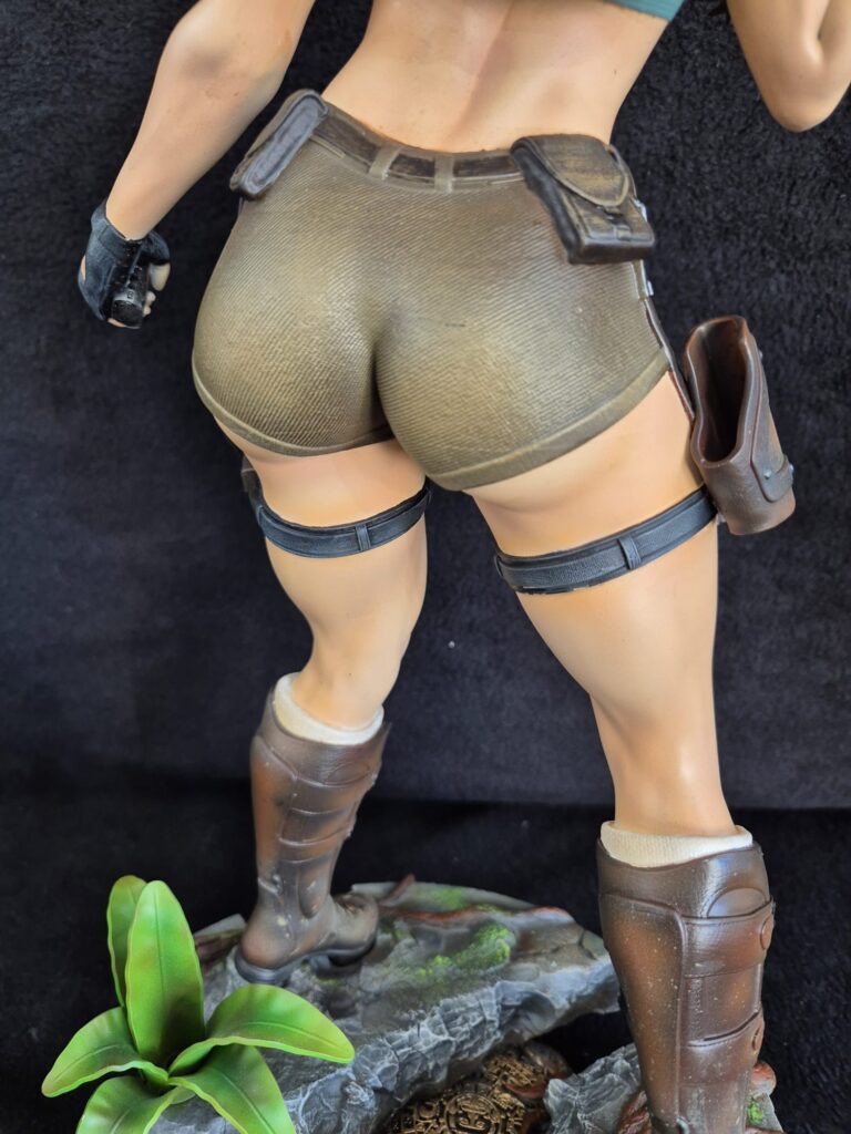 Lara Croft na 002