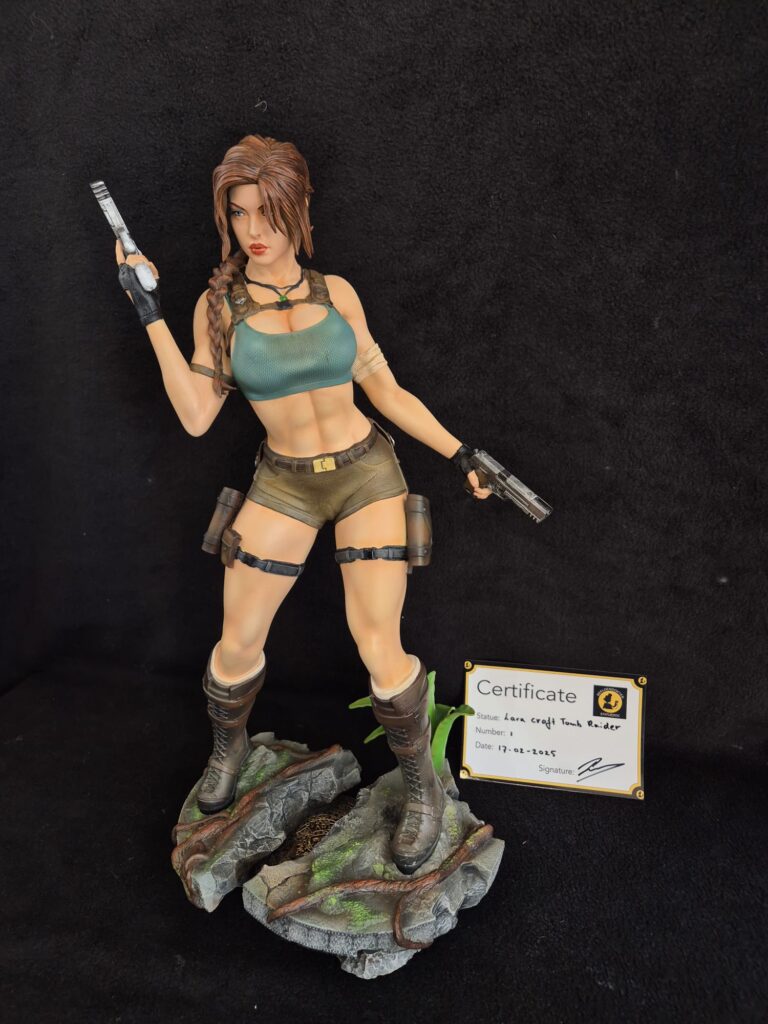 Lara Croft na 005
